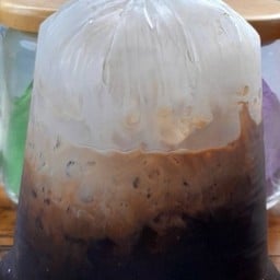 โอเลี้ยงใส่นมถุงกระดาษ