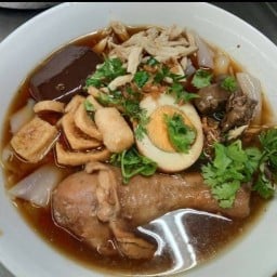 ก๋วยเตี๋ยวไก่เจ้าเงาะ ศูนย์ราชการฯแจ้งวัฒนะ อาคาร A