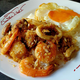 ข้าว+กระเทียมพริกไทยทะเลรวม+ซุป