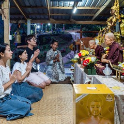 สวนธรรมเขาแม่พันธุรัตน์