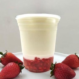 สตอเบอร์รี่ นมสด (เย็น)