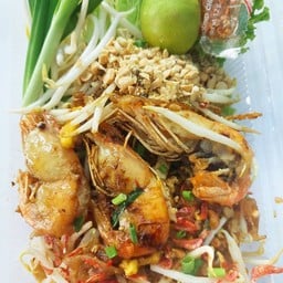 อาหารตามสั่ง เจ๊ฮอลลี่