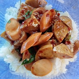 กะเพรา2พี่น้องราดข้าว