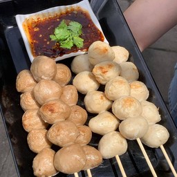 ลูกชิ้นทอด