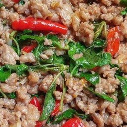 กับข้าวกระเพราหมูสับ