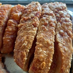 ผัดกระเพราหมูกรอบ