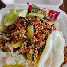 กระเพราหมูสับ+ไข่ดาว