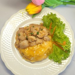 ข้าวไข่ข้นไก่กระเทียม