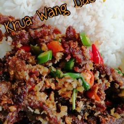 ข้าวเนื้อทอดกระเทียมพริกไทย