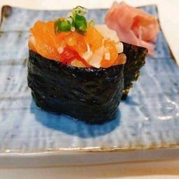 670.SALMON GUNKAN  1PCS