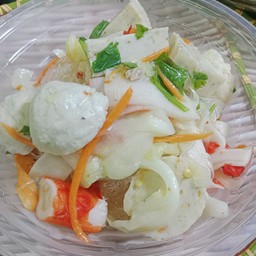 ยำวุ้นเส้น ลูกชิ้นเอ็นไก่