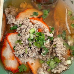 บะหมี่เหลือง  น้ำใส อร่อยกลมกล่อม