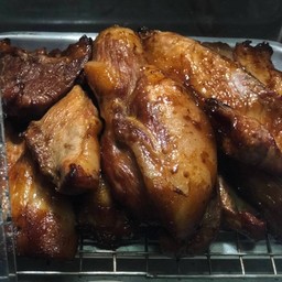 คอหมูย่างอบโอ่ง+น้ำจิ้มแจ่ว (ชุด)