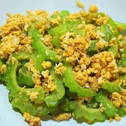 มะระผัดไข่(กับข้าว)