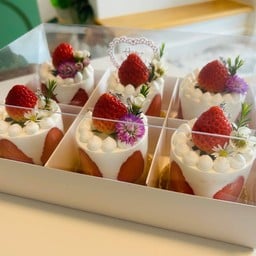 Strawberry Shortcake Birthday set (6 ชิ้น)  (มีราคาหน้าร้านค่ะ)