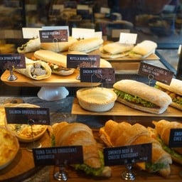 Wahaha Seminyak, J1. Sunset Rd. Barat 1689