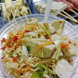 ยำมาม่า ไก่ยอ