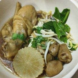 ก๋วยเตี๋ยวไก่ลัคกี้