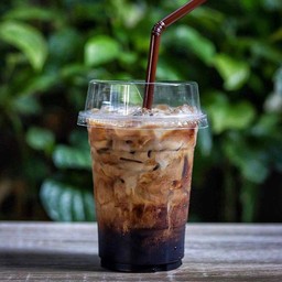 โอเลี้ยงยกล้อ (โอเลี้ยง+นมข้นจืด)