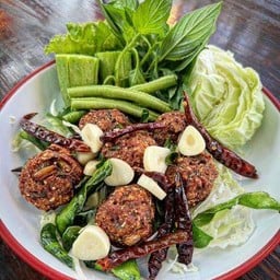 ลาบเนื้อทอด