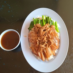 ข้าวราดเนื้อ-หนัง-ไส้