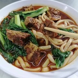 红烧牛肉面บะหมี่เนื้อตุ๋น