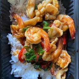 ข้าวผัดกระเพราทะเล