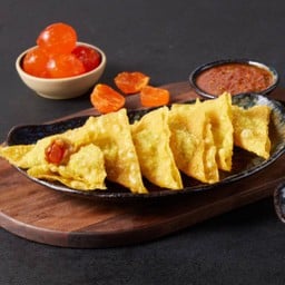 เกี๊ยวหมูไข่เค็มนัว (น้ำจิ้มพริกเผาถั่วคั่ว)