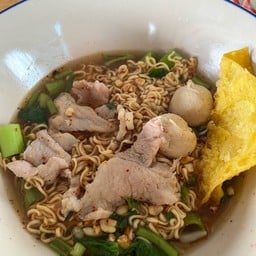 ก๋วยเตี๋ยวเนื้อต้มบ้านสิงห์ สุราษฎร์ธานี