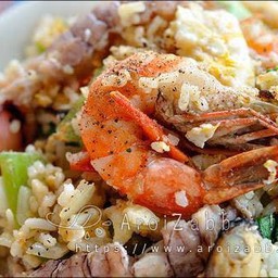 ข้าวผัดรวมมิตร...