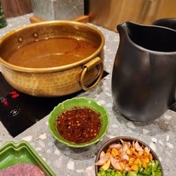 Thongsmith Hot Pot The Emsphere
