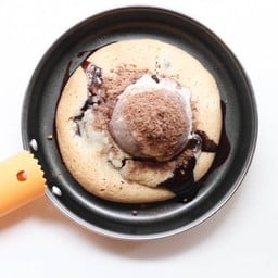 Cho A Lot Cookie Milk Chocolate Lava