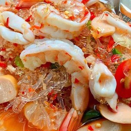 ยำเส้นแก้วรวมมิตรทะเล