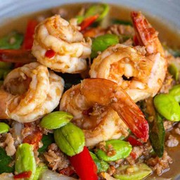 ผัดสะตอกะปิหมูสับกุ้งสด (กับข้าว)