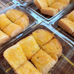 ขนมปังปิ้งเนยนม-น้ำตาล