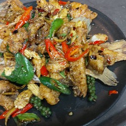 ผัดฉ่าปลากระพง