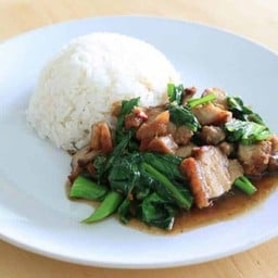 ป้าละเอียดข้าวมันไก่