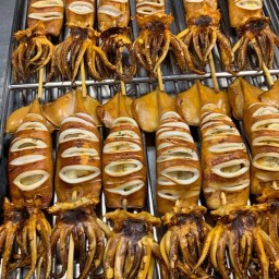 หมึกย่างลายพลาง(ตลาดเลียบด่วนรามอินทรา) ตลาดเลียบด่วนรามอินทรา