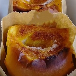 ขนมปังไส้ทะลัก เนยน้ำตาล