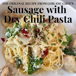 พาสต้าไส้กรอกผัดพริกแห้ง