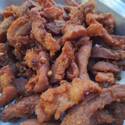 ข้าวเหนียวหมูกระเทียม