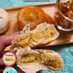 ขนมเปี๊ยะไส้ถั่วรสส้มยูสุ แพคละ1ชิ้น