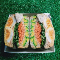 แซนวิชไข่ต้ม+อะโวคาโด