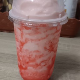 สตอเบอรี่นมสดปั่น