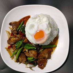 กระเพราหมูตุ๋น