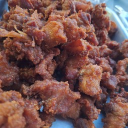 ข้าวเหนียวหมูสามชั้นทอด