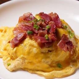 ข้าวไข่ข้นเบคอน