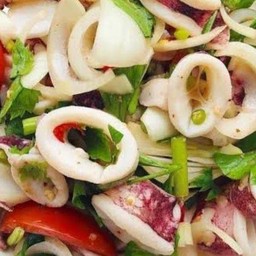 ยำปลาหมึก