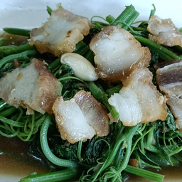 ฟักแม้วผัดหมูกรอบ