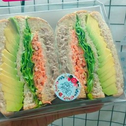 แซนวิชอะโวคาโด+ทูน่า